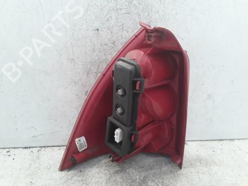 Używane Lampa tylna prawa CITROËN C8 (EA_, EB_) 2.2 HDi (128 hp) 30024500