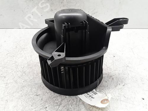 Used Heater blower motor Heater blower motor PEUGEOT PARTNER MPV (5_, G_) 1.4 (75 hp) 30011141 30011141