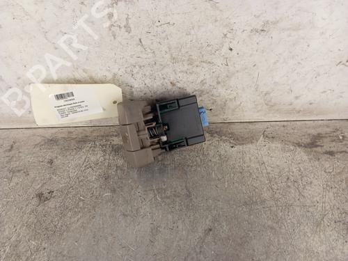 Used Switch RENAULT SCÉNIC II (JM0/1_) 1.9 dCi (JM0G, JM12, JM1G, JM2C) (120 hp) 30025093