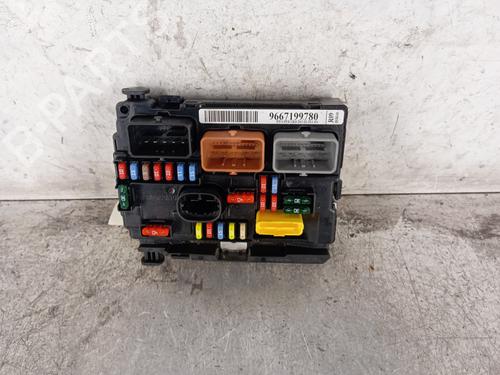 Sikringsdåse CITROËN C3 II (SC_) 1.0 VTi 68 (68 hp) 30017986