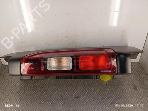 Used Right taillight Right taillight RENAULT TRAFIC III Van (FG_) 2.0 dCi 120 (FGMN) (120 hp) 39761128 39761128