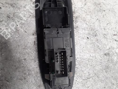 Used Left front window switch Left front window switch PEUGEOT 208 I (CA_, CC_) 1.2 VTI 82 (82 hp) 30025973 30025973