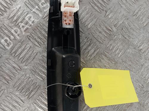 right-rear-window-switch-renault-kadjar-ha_-hl_-2015-33996069 main image