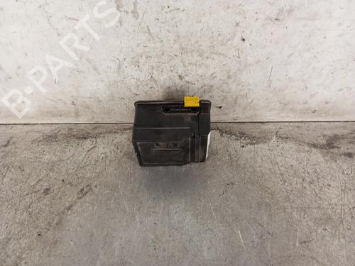 Used Fuse box Fuse box PEUGEOT 306 Hatchback (7A, 7C, N3, N5) 1.4 (75 hp) 30017823 30017823