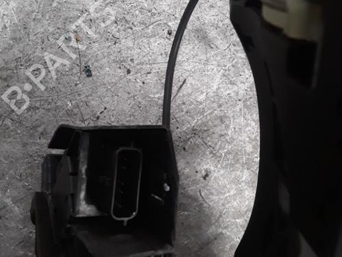 front-left-lock-renault-megane-iv-grandtour-k9amn_-2016-30024031 main image