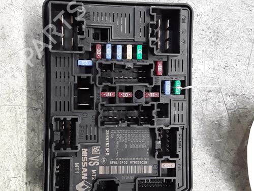 Used Fuse box RENAULT CLIO V (B7_) 1.0 TCe 90 (B7MT) (91 hp) 30010677