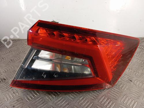 Used Right taillight Right taillight SKODA KAROQ (NU7, ND7) 1.6 TDI (115 hp) 33693404 33693404