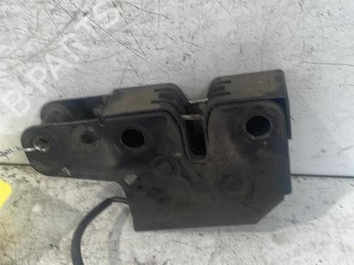 Used Hood lock VW POLO IV (9N_, 9A_) 1.2 12V (64 hp) 30021479
