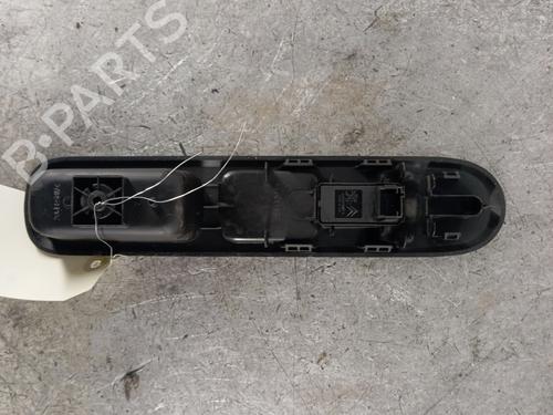 Used Right front window switch Right front window switch PEUGEOT 3008 I MPV (0U_) 1.6 HDi (114 hp) 30010105 30010105