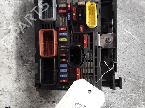 Sikringsdåse PEUGEOT 407 SW (6E_, 6D_) 2.0 HDi (140 hp) 30025912