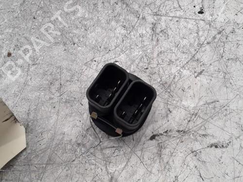 Used Left front window switch FORD FUSION (JU_) 1.4 TDCi (68 hp) 30013508