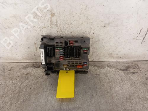Used Fuse box PEUGEOT 307 Break (3E) 2.0 HDI 110 (107 hp) 30012570