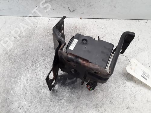 Used ABS pump ABS pump PEUGEOT 3008 I MPV (0U_) 2.0 HDi Hybrid4 (0URHCA) (200 hp) 30013273 30013273