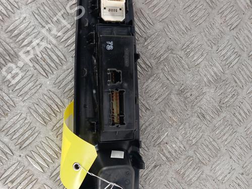Used Left front window switch Left front window switch NISSAN MICRA V (K14) 1.0 IG-T (92 hp) 33996159 33996159