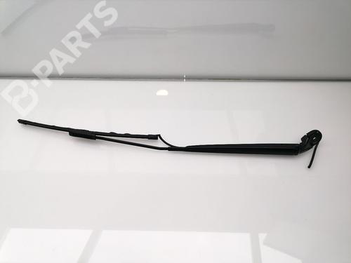 front-wipers-mechanism-citroen-c4-cactus-15-bluehdi-100-9801706480-2014-10754202 main image