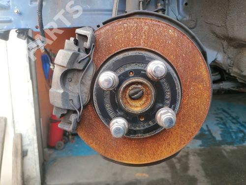 Used Left front steering knuckle Left front steering knuckle TOYOTA YARIS (_P13_) 1.0 (KSP130_, KSP130) (69 hp) 11106506 11106506