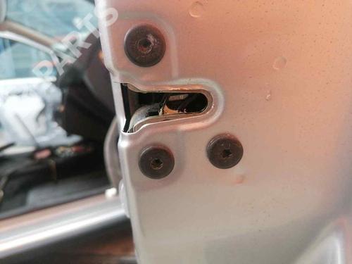 front-right-lock-dacia-sandero-ii-10-tce-100-b8ml-2012-11012257 main image