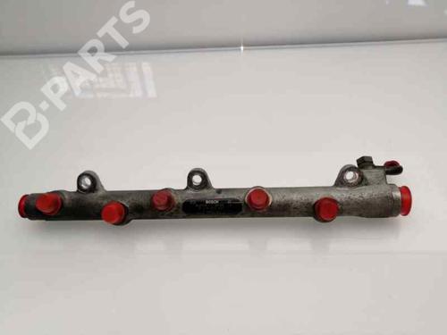 Used Injection rail Injection rail BMW 3 Compact (E46) 320 td (150 hp) 4945637 4945637