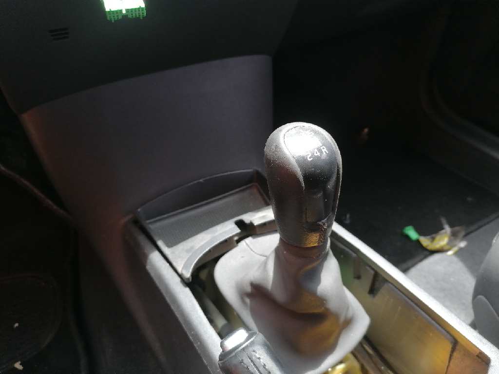 Gear lever VOLVO S40 II (544) 1.8 FlexFuel 10384755 | B-Parts