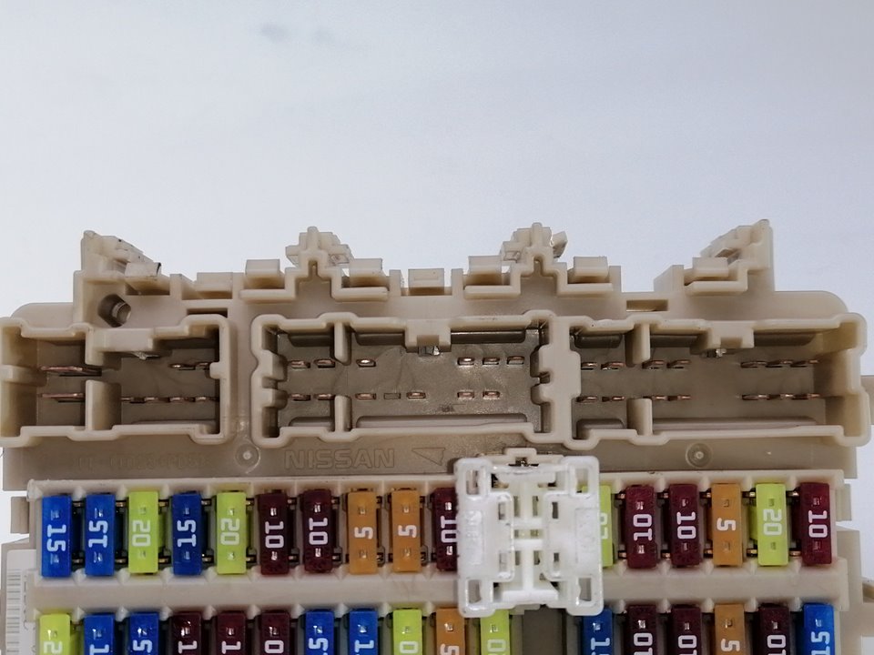 Fuse box NISSAN QASHQAI II SUV (J11, J11_) 1.6 dCi 8897348 BParts