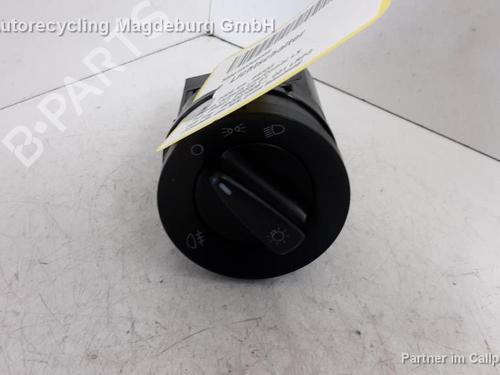 Comutador luzes SKODA OCTAVIA I (1U2) 1.6 (102 hp) 31778803