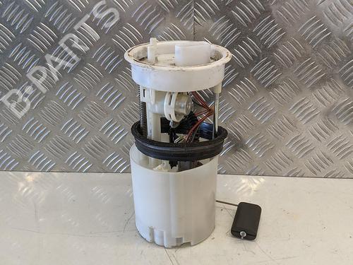 Used Fuel pump NISSAN PRIMERA Hatchback (P11) 1.8 16V (114 hp) 31785281