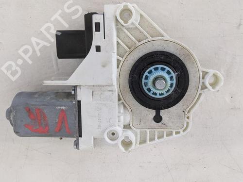 Used Right front window motor TESLA MODEL Y (5YJY) Long Range All-wheel Drive (514 hp) 31787426