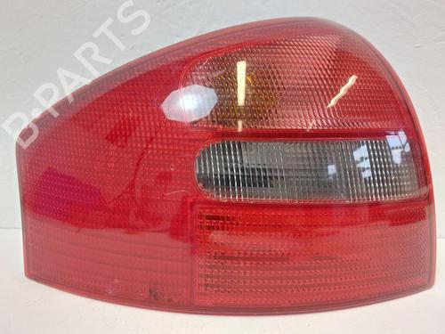 Used Left taillight NISSAN PRIMERA Hatchback (P11) 1.8 16V (114 hp) 31790638