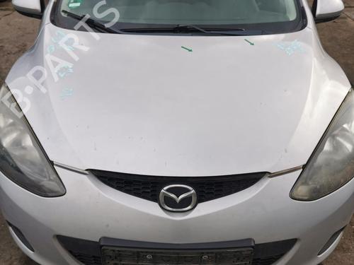 hood-mazda-2-de_-dh_-2007-2008-2009-2010-2011-2012-2013-2014-2015-31788908 main image