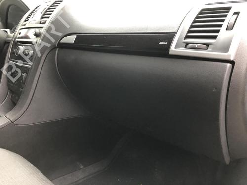 Boîte à gants CADILLAC BLS Wagon 1.9 D (150 hp) 31787120