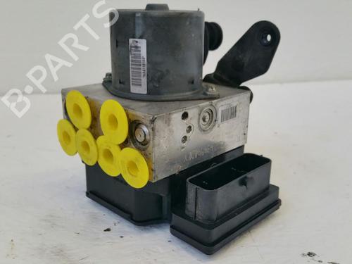 Used ABS pump VW PASSAT B7 Variant (365) 2.0 TDI (136 hp) 31781335