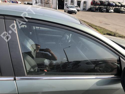 Used Front right door window Front right door window 33005517 33005517