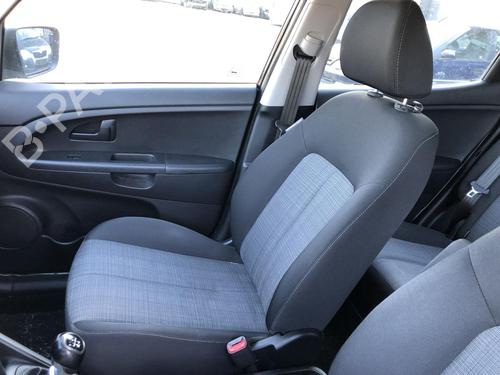 Sæde højre fortil KIA VENGA (YN) 1.4 CVVT (90 hp) 32713370