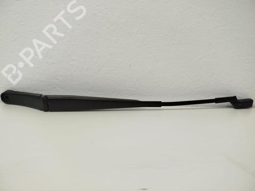 front-windshield-wiper-arm-vw-golf-sportsvan-vii-am1-an1-2014-2015-2016-2017-2018-2019-2020-32097191 main image