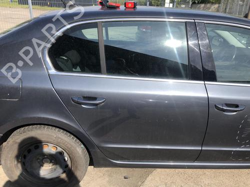 Used Right rear door Right rear door SKODA SUPERB II (3T4) 1.8 TSI (160 hp) 35917857 35917857