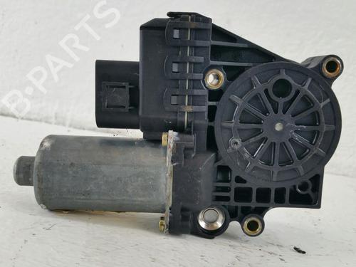 Motore alzacristalli anteriore destro AUDI A6 C5 (4B2, 4B4) 1.9 TDI (130 hp) 31780698