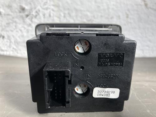 Headlight switch VOLVO V50 (545) 2.0 D | BP31781702I24 