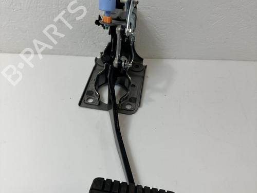 Used Break pedal MITSUBISHI ECLIPSE CROSS (GK_, GL_) Plug-in Hybrid 4WD (GL3W) (188 hp) 31788492