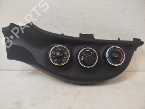 Used Climate control TOYOTA YARIS (_P13_) 1.3 (NSP130_, NSP130) (99 hp) 31863273