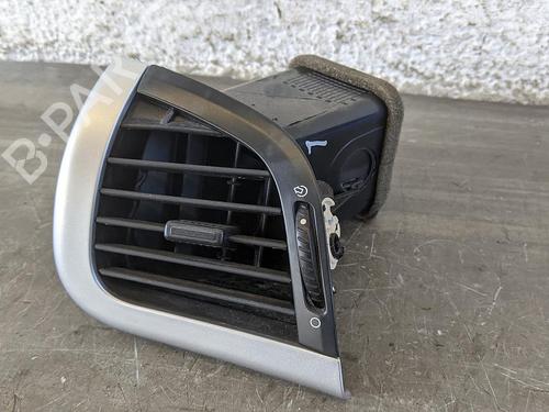 Rejilla aireadora PEUGEOT 206+ (2L_, 2M_) 1.4 i (2LKFWA, 2MKFWA) (75 hp) 31784402