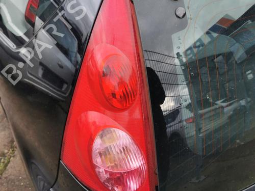 Used Left taillight Left taillight PEUGEOT 107 (PM_, PN_) 1.0 (68 hp) 31788504 31788504