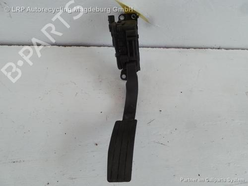 Used Pedal RENAULT TWINGO II (CN0_) 1.2 16V (CN04, CN0B) (75 hp) 31778017