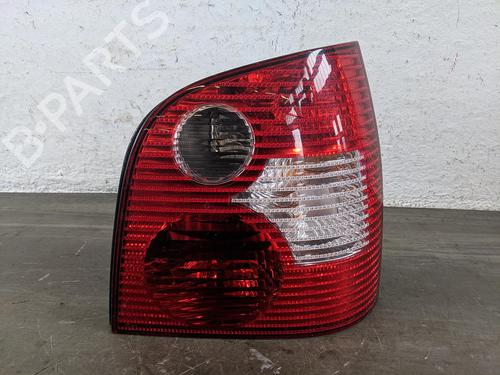 Feu arrière droit VW POLO IV (9N_, 9A_) 1.4 16V (75 hp) 31782349