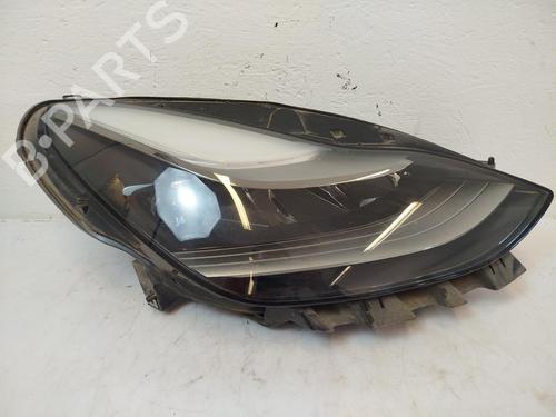Used Right headlight TESLA MODEL Y (5YJY) EV All-wheel Drive (450 hp) 31788981