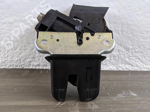 Used Tailgate lock AUDI A8 D3 (4E2, 4E8) 4.2 TDI quattro (326 hp) 31782007