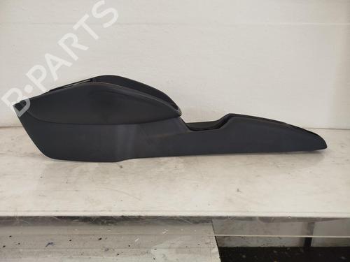 Bracciolo centrale AUDI A1 Sportback (8XA, 8XF) 1.2 TFSI (86 hp) 31788016