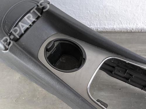 Armrest / Center console TOYOTA AVENSIS Estate (_T27_) 2.2 D-4D (ADT271_, ADT271R) | BP31785261I20 