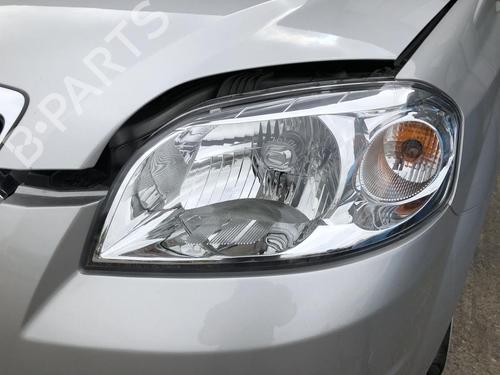 Phare gauche CHEVROLET AVEO / KALOS Saloon (T250, T255) 1.2 (72 hp) 31959048