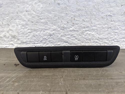 Andre PEUGEOT 208 I (CA_, CC_) 1.0 VTi (68 hp) 31782332