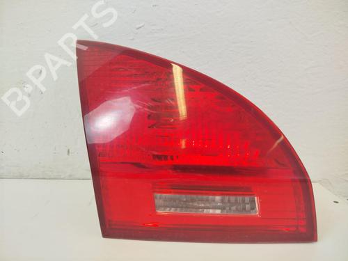 left-tailgate-light-kia-venga-yn-2010-2011-2012-2013-2014-2015-2016-2017-2018-2019-32713382 main image